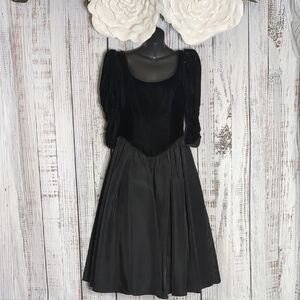 Gunne Sax Jessica McClintock Vintage Velvet Black Midi Dress W Puff Sleeves